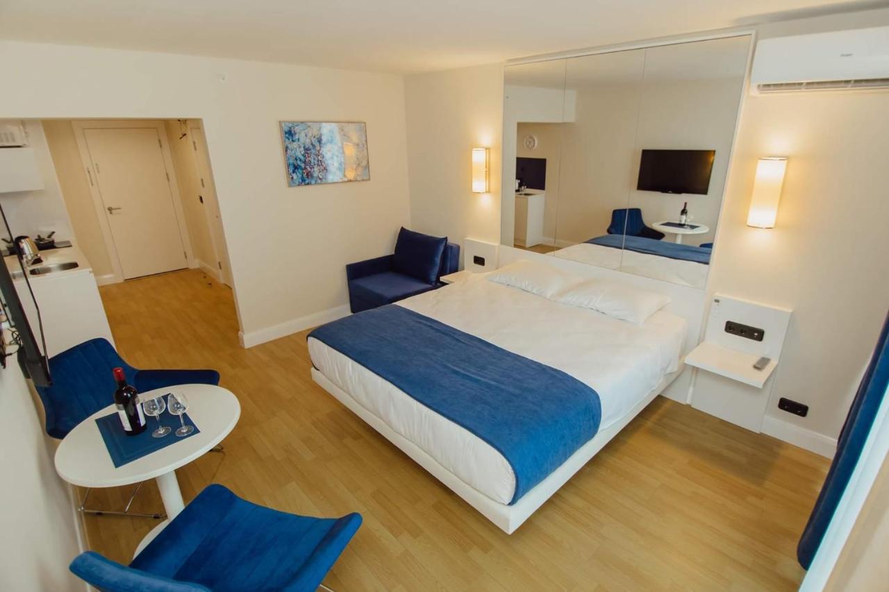 Nuage - 1St Line Sea View Apartments Batumi Eksteriør billede