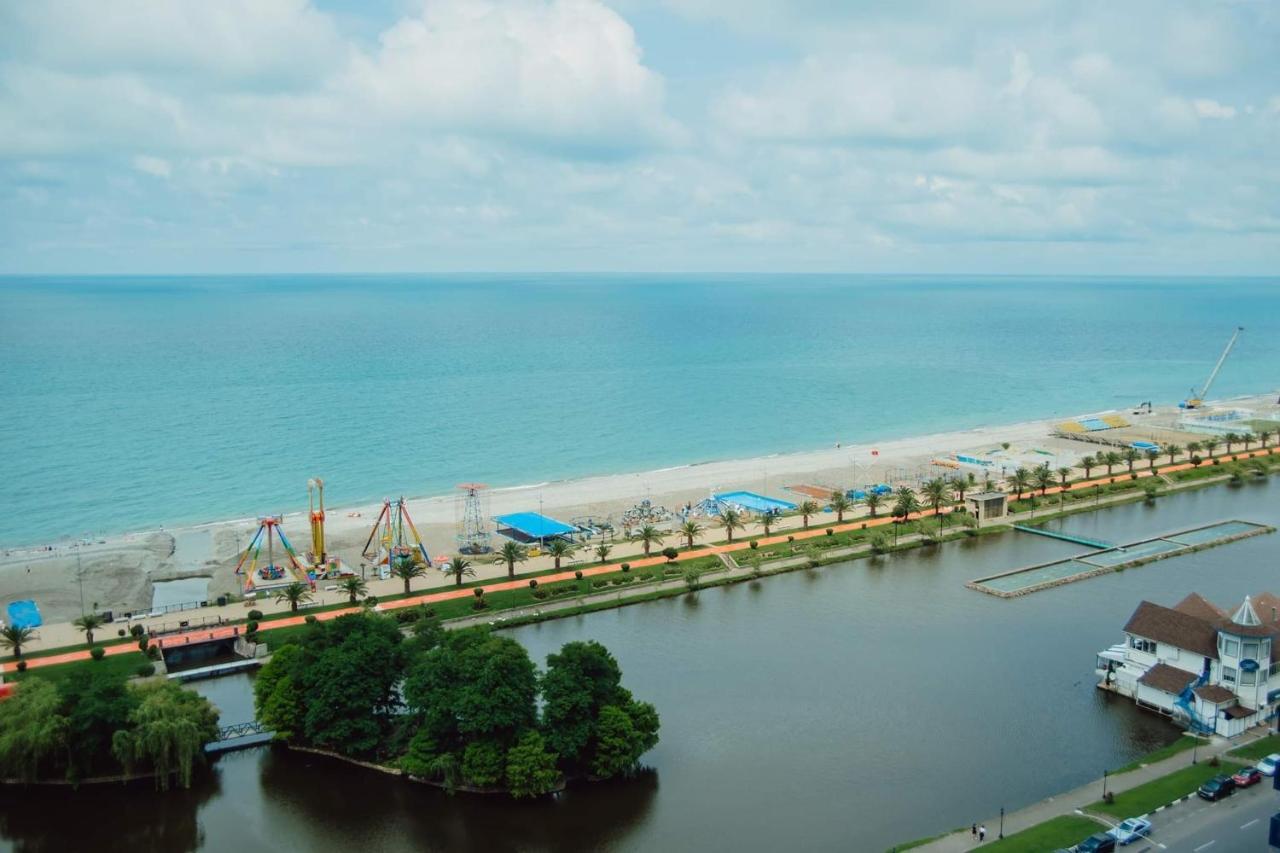 Nuage - 1St Line Sea View Apartments Batumi Eksteriør billede